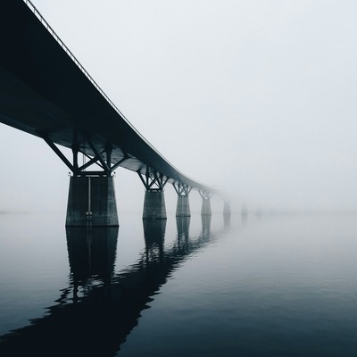 Punți peste Mari și Țări